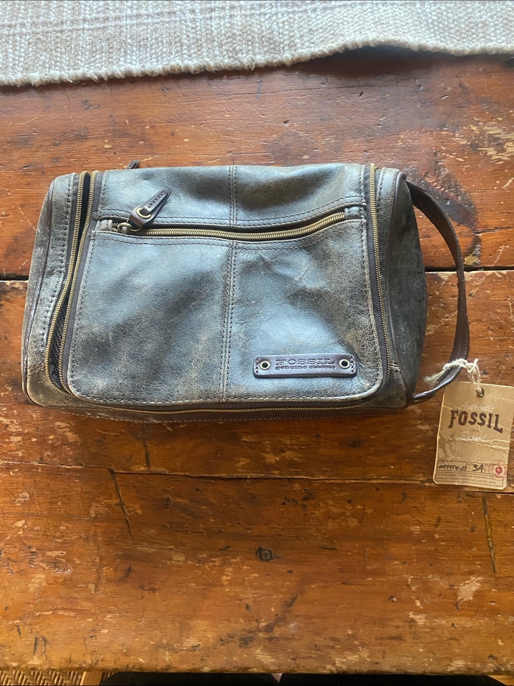 Fossil Men's Distressed Dark Brown Leather Toiletry Bag